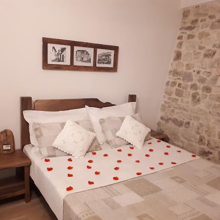 Hotel Omer Berati Exterior foto