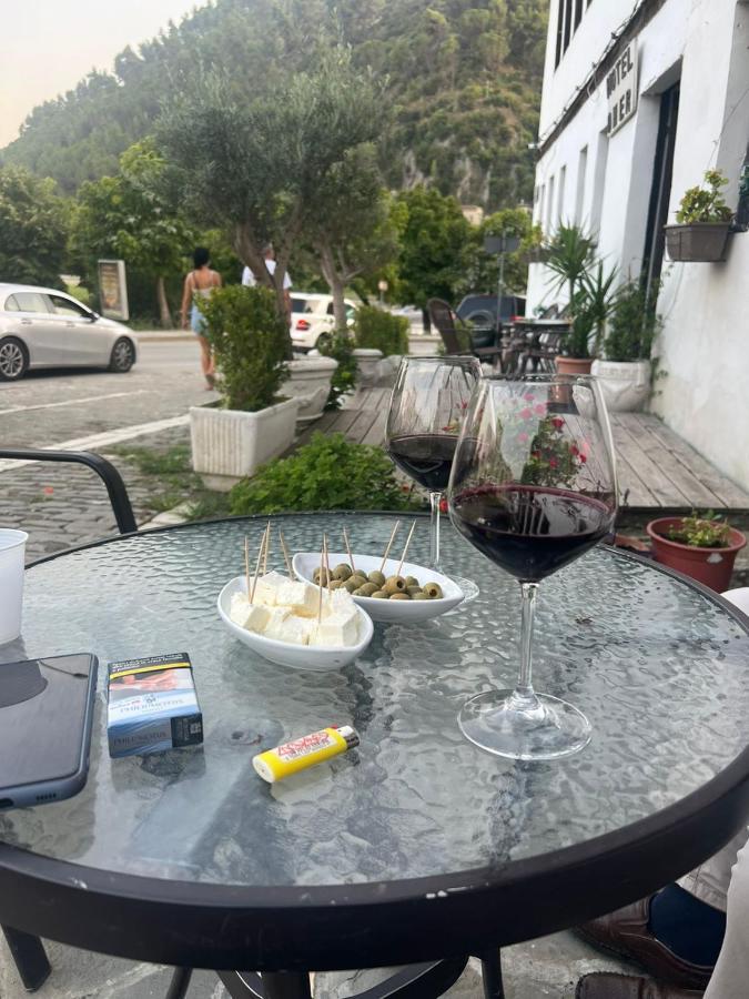Hotel Omer Berati Quarto foto