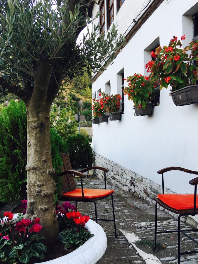 Hotel Omer Berati Exterior foto