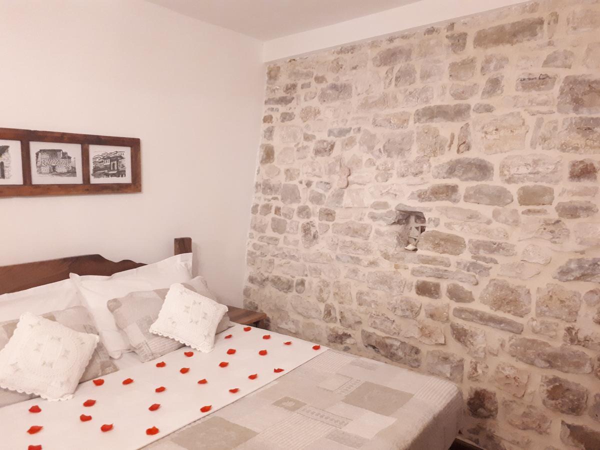 Hotel Omer Berati Exterior foto
