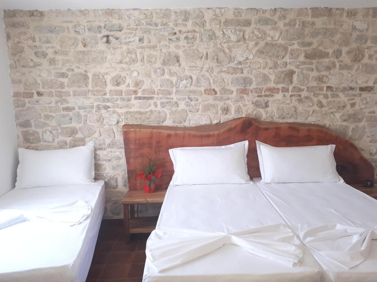 Hotel Omer Berati Exterior foto