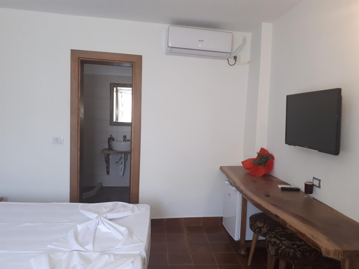 Hotel Omer Berati Exterior foto