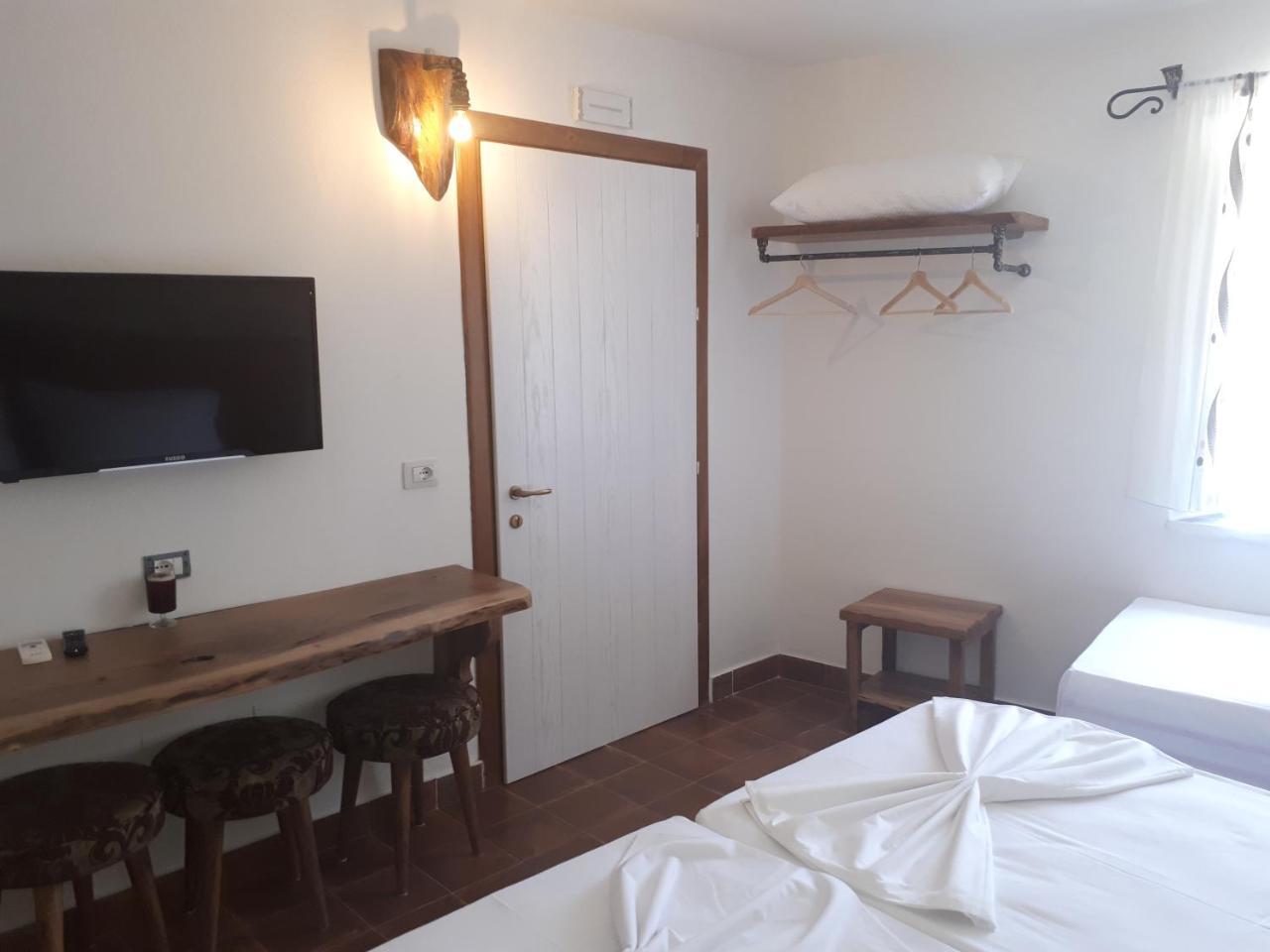 Hotel Omer Berati Exterior foto