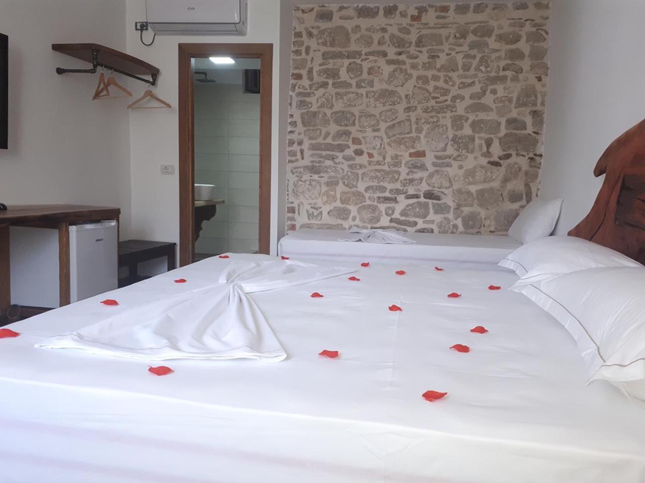 Hotel Omer Berati Exterior foto