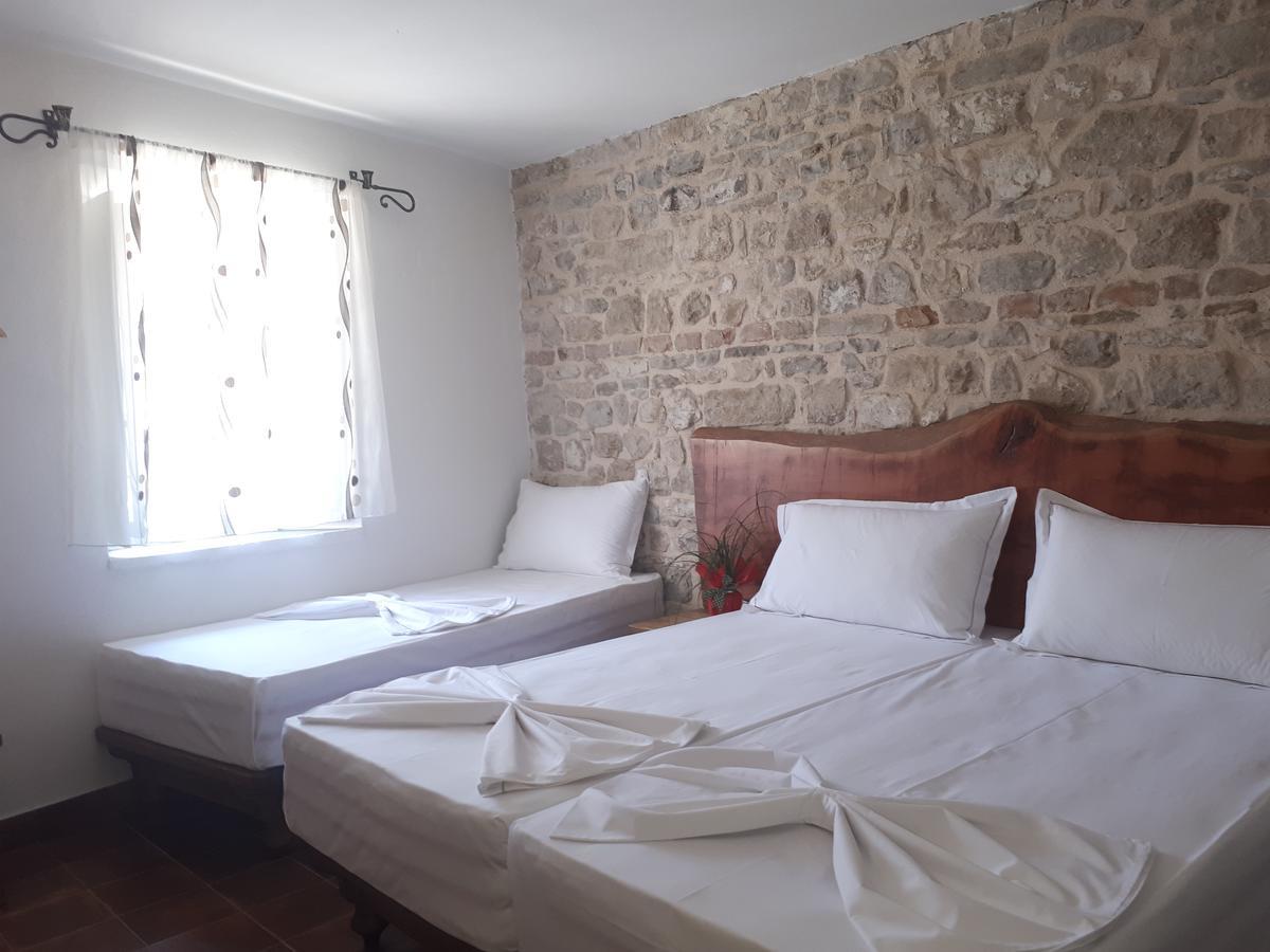 Hotel Omer Berati Exterior foto